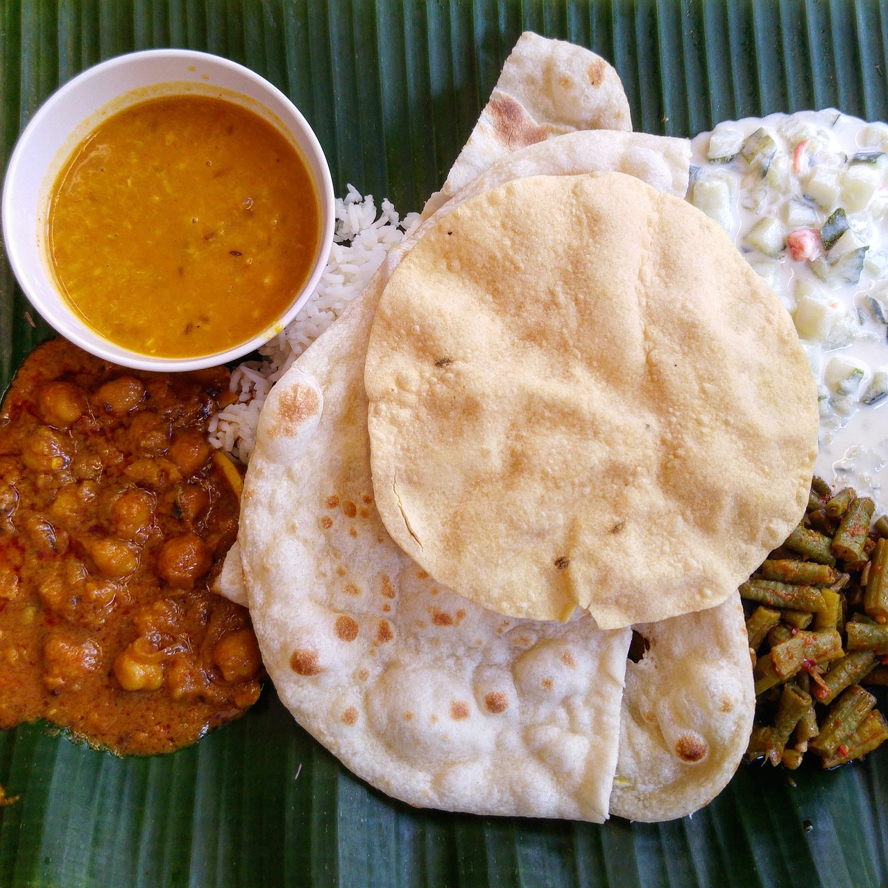 food, naan, curry, asian, indian, restaurant, dinner, traditional, bowl, dish, rustic, ethnic, spicy, masala, vegetable, rice, cuisine, banana leaf, brown restaurant, brown vegetables, brown rice, brown dinner, brown banana, naan, naan, naan, naan, naan, banana leaf